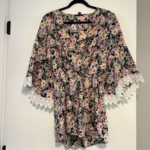 UK2LA | Floral & Lace Romper